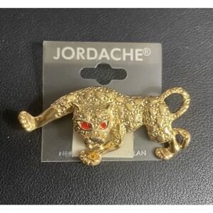 Vintage JORDACHE Cheetah Brooch  Textured Gold Tone Red Eye Fashion Jewelry NOS